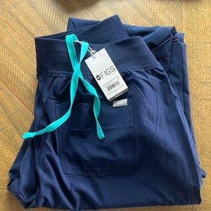 Figs FREEx Navy size XLP jogger scrubs